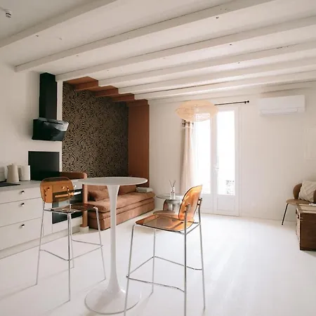 Le Voyage De Georges - 154 アパート
